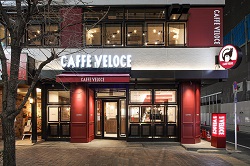 カフェ・ベローチェはFC化で出店を加速する（写真は銀座みゆき通り店）
